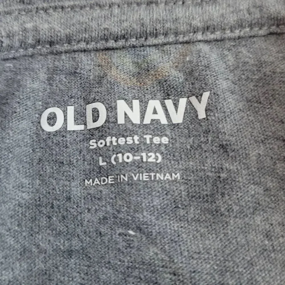 Old Navy rainbow shirt L10/12
